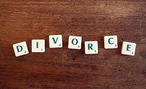 4 Common Mistakes to Avoid When Choosing a Divorce Attorney in 2024