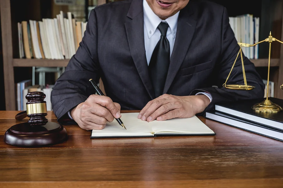 5 Reasons to Hire a Personal Injury Attorney in 2024